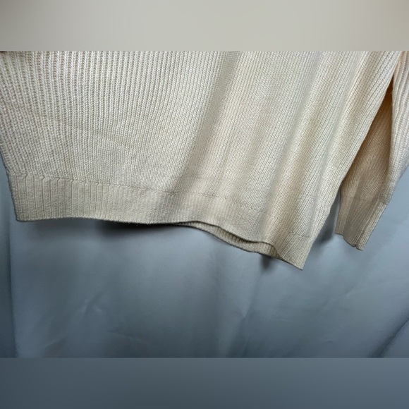 Danielle Bernstein Ivory Women’s Sweater Size S/M Oversized  Chunky Crewneck - Picture 7 of 10